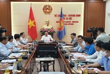 Lương tối thiểu vùng năm 2021: Giữ nguyên sau nhiều năm tăng liên tiếp.