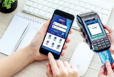 Tiếp tục áp dụng chính sách miễn, giảm phí dịch vụ thanh toán.