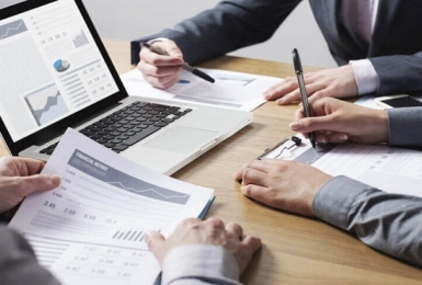 Ban hành chuẩn mực kiểm toán nội bộ Việt Nam.