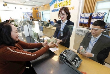 Tiếp tục miễn, giảm lãi, phí, tạo thuận lợi cho doanh nghiệp, người dân vay vốn