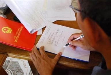 Sửa đổi quy định về phí thẩm định hồ sơ cấp Sổ đỏ.