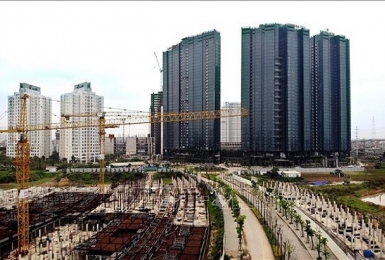 Ngân hàng siết ‘rót’ vốn cho vay đầu tư bất động sản, chứng khoán