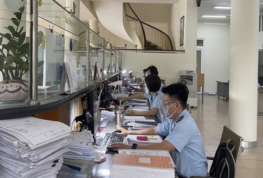 Thời hạn nộp thuế đối với khoản phí chưa xác định được tại thời điểm đăng ký tờ khai hải quan?