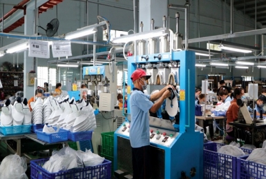 Rà soát, đề xuất mức điều chỉnh lương tối thiểu vùng năm 2024